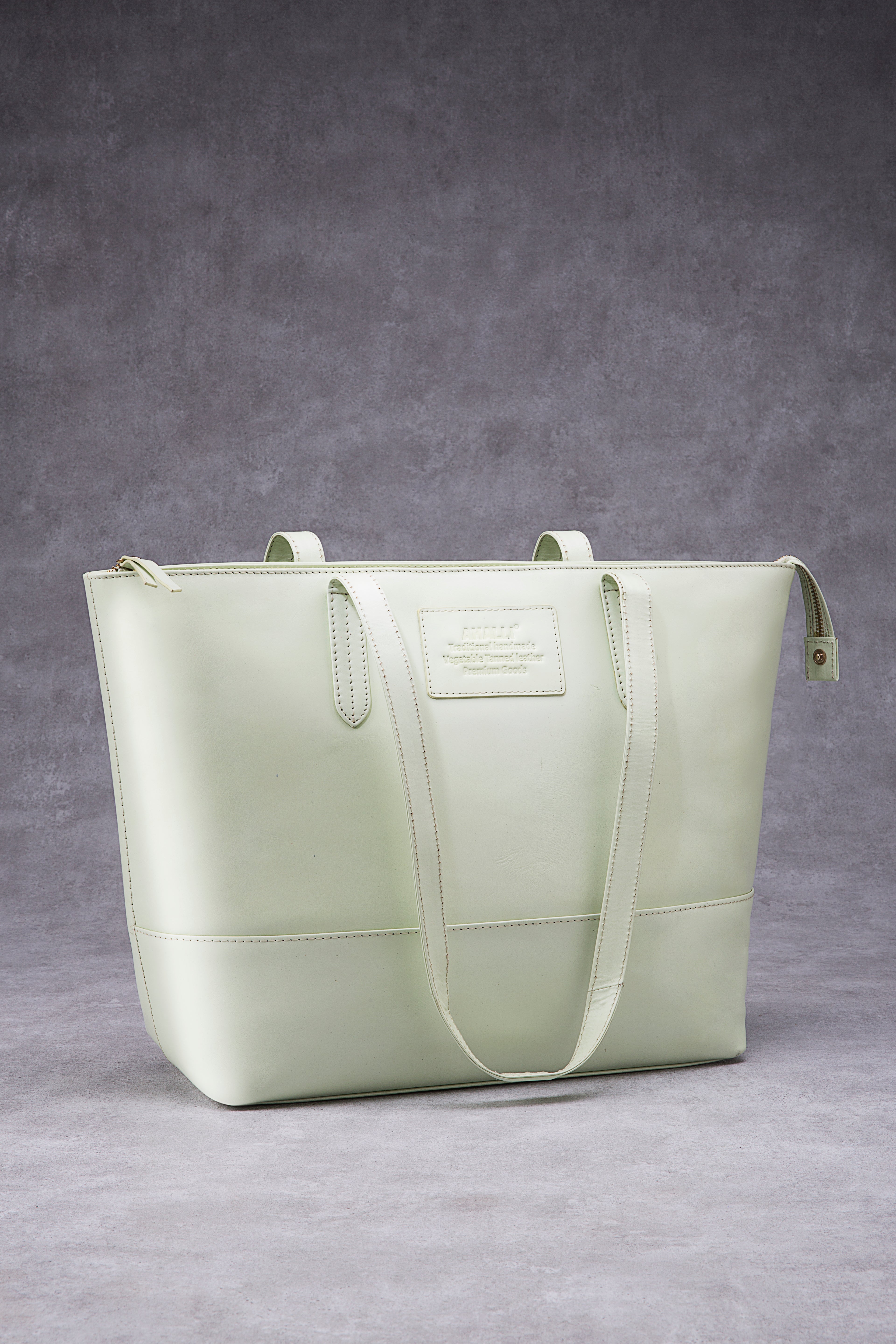Classique Leather Tote