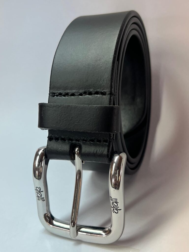 Ledergürtel – Zeitlose Qualität und Stil für jeden Anlass 4 WhatsApp Image 2026 01 19 at 12.25.19 PM